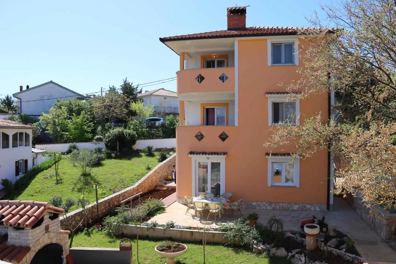 Apartment In Silo/Insel Krk 13586