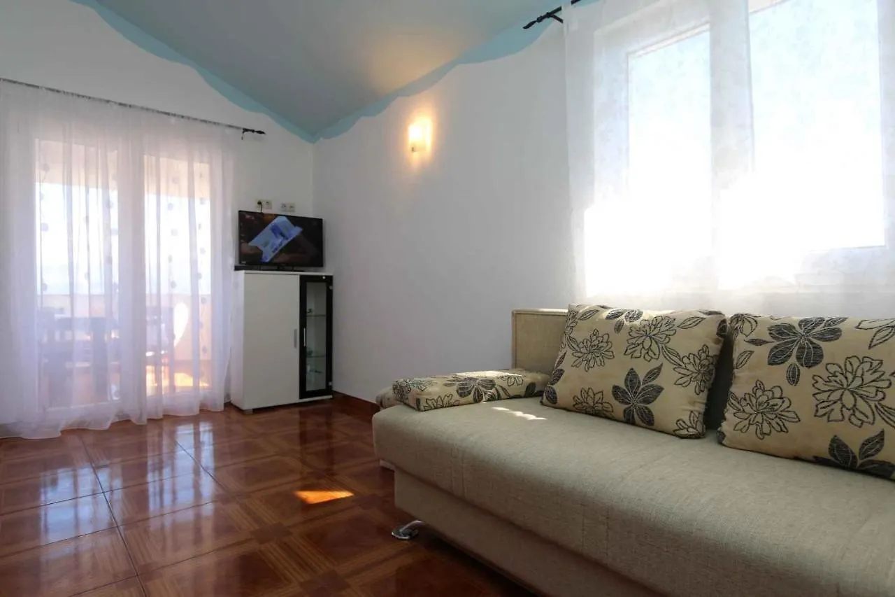 Apartment In Silo/Insel Krk 13586