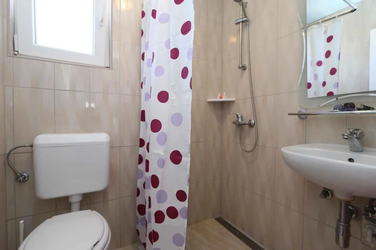 Apartment In Silo/Insel Krk 13586